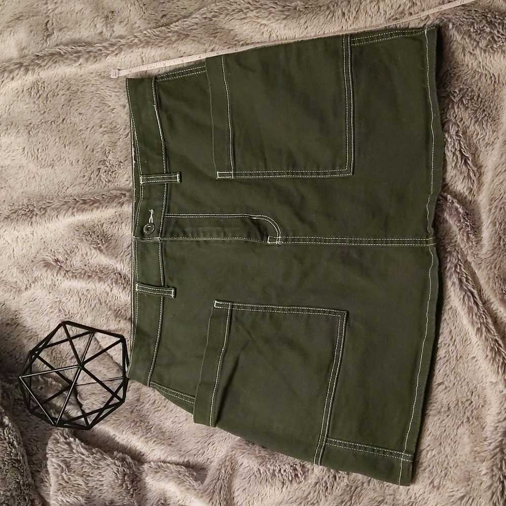 Skirt. Size 11 (juniors)